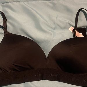 VS Pink wireless push up bra